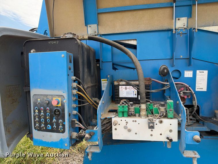 image for item EX2304 2006 Genie S60 boom lift