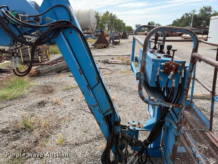 image for item EX2305 2000 Genie S-65 boom lift