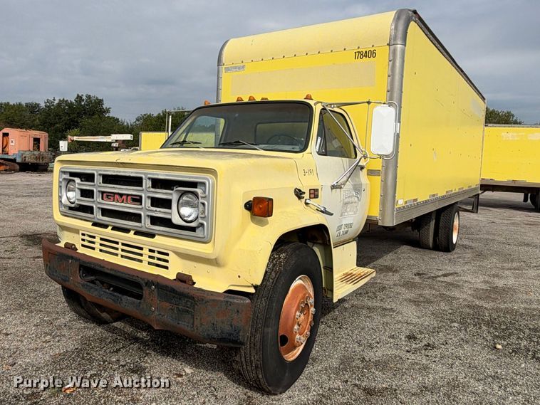 GMC 7000 box truck