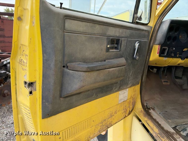 image for item EX2306 GMC 7000 box truck