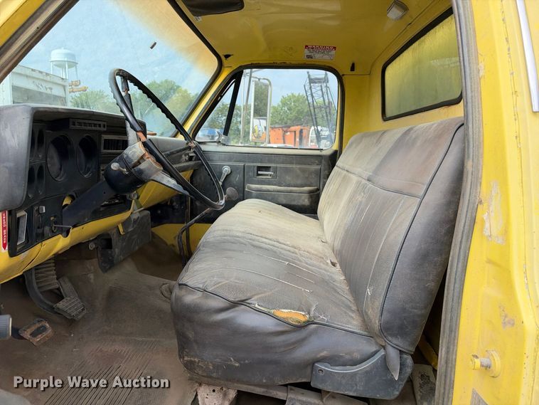 image for item EX2306 GMC 7000 box truck