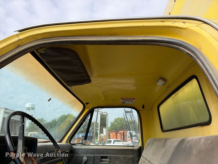 image for item EX2306 GMC 7000 box truck