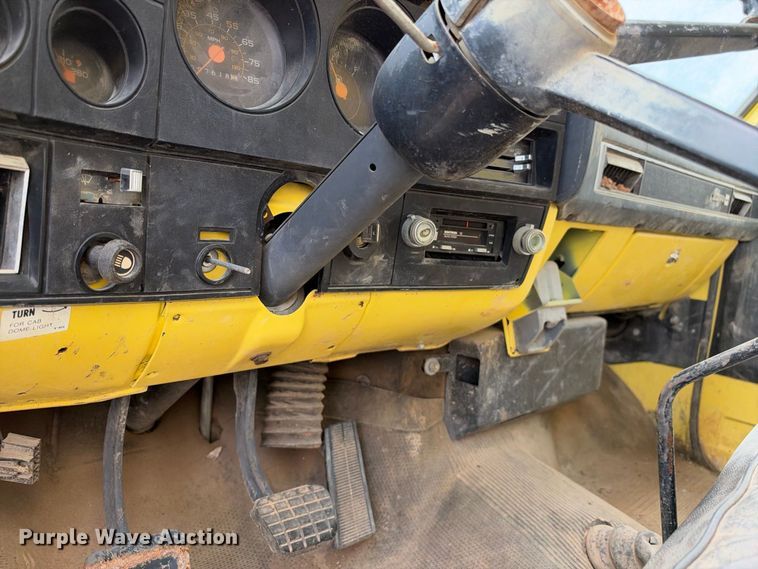image for item EX2306 GMC 7000 box truck