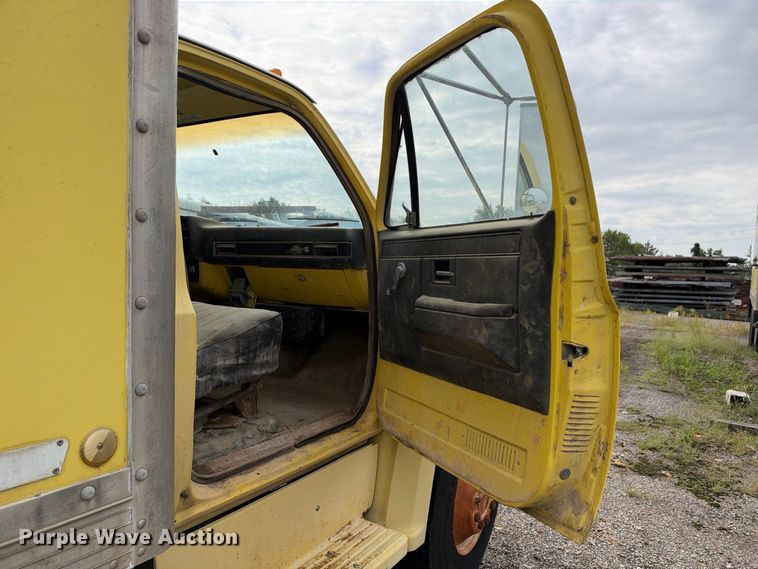 image for item EX2306 GMC 7000 box truck