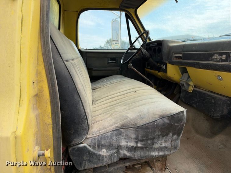 image for item EX2306 GMC 7000 box truck