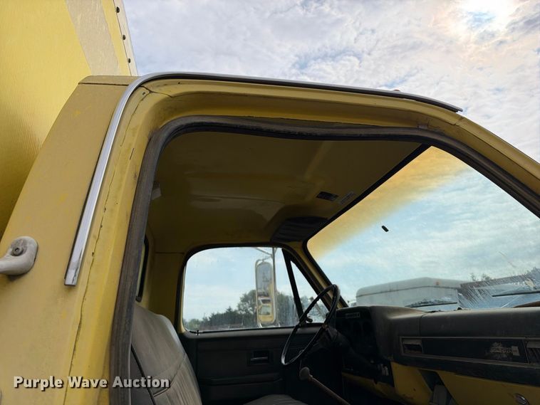 image for item EX2306 GMC 7000 box truck