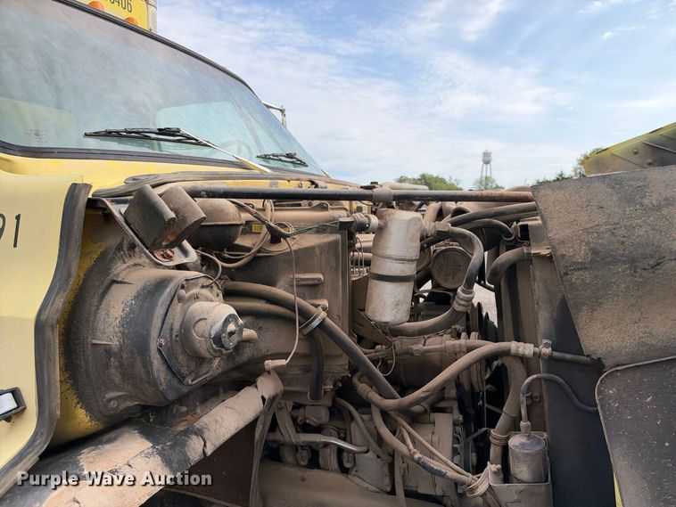 image for item EX2306 GMC 7000 box truck