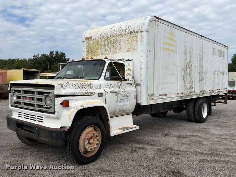 1986 GMC 7000 box truck
