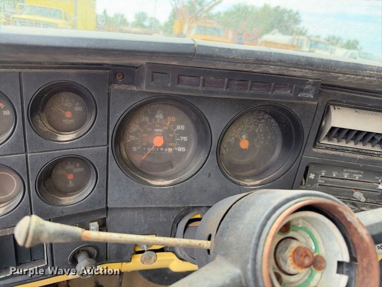 image for item EX2308 1986 GMC 7000 box truck