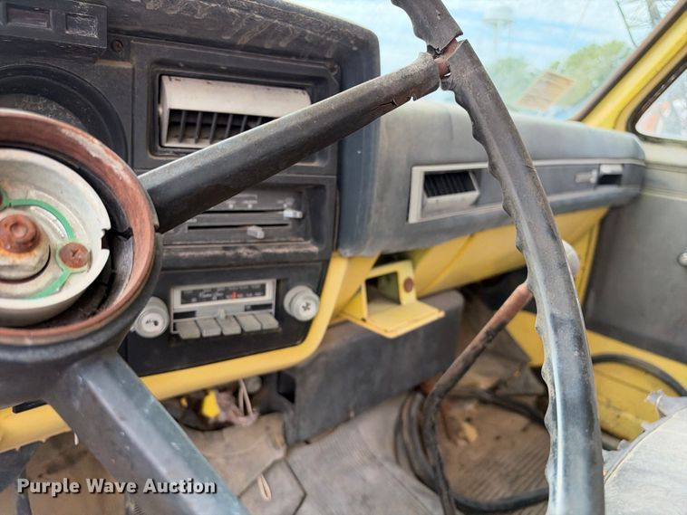 image for item EX2308 1986 GMC 7000 box truck