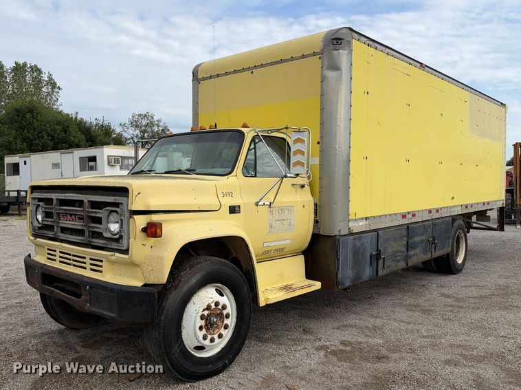 1986 GMC 7000 box truck