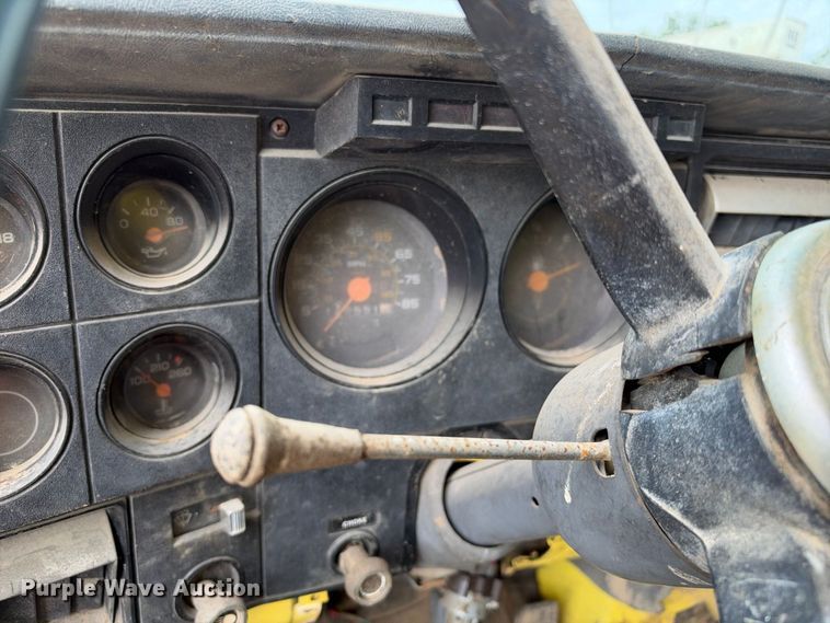 image for item EX2309 1986 GMC 7000 box truck