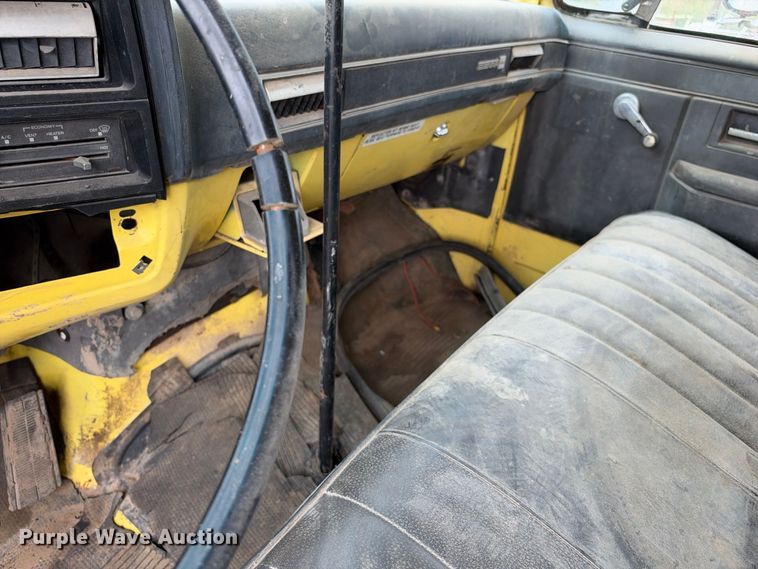 image for item EX2309 1986 GMC 7000 box truck