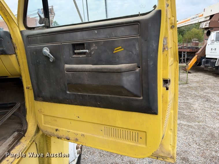 image for item EX2309 1986 GMC 7000 box truck