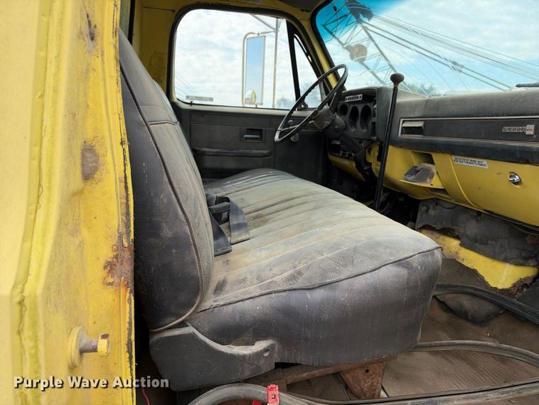 image for item EX2309 1986 GMC 7000 box truck