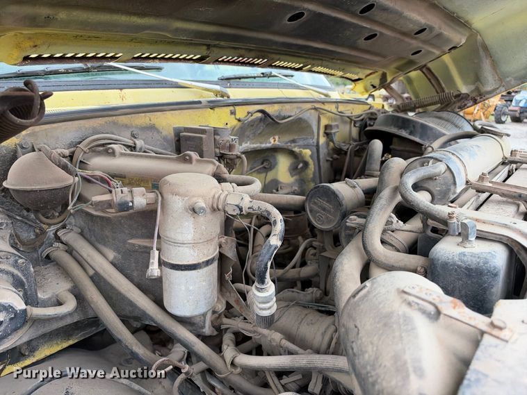 image for item EX2309 1986 GMC 7000 box truck