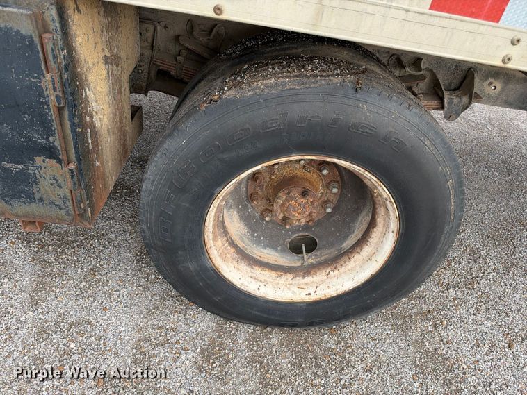 image for item EX2309 1986 GMC 7000 box truck