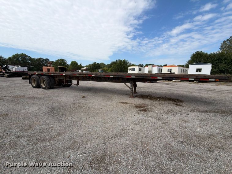 image for item EX2310 1981 Hobbs  flatbed trailer