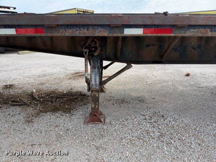 image for item EX2310 1981 Hobbs  flatbed trailer