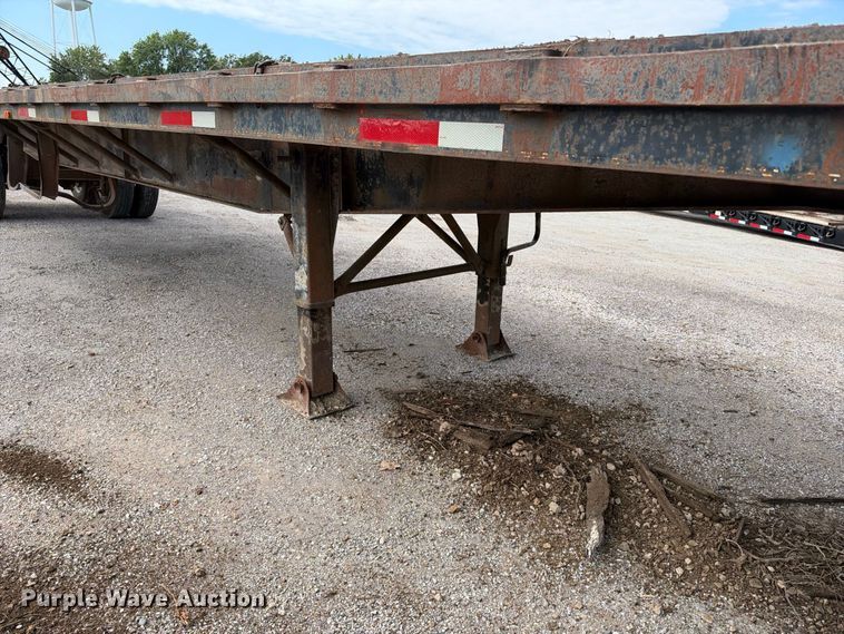 image for item EX2310 1981 Hobbs  flatbed trailer