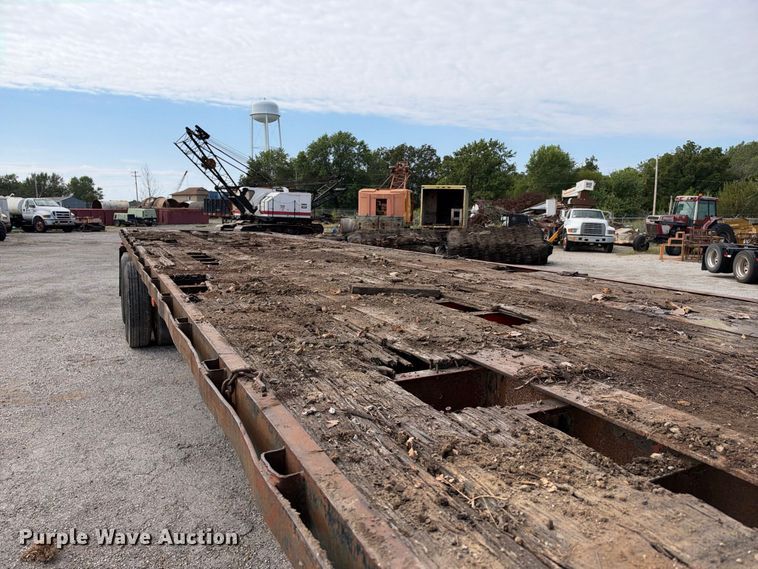 image for item EX2310 1981 Hobbs  flatbed trailer