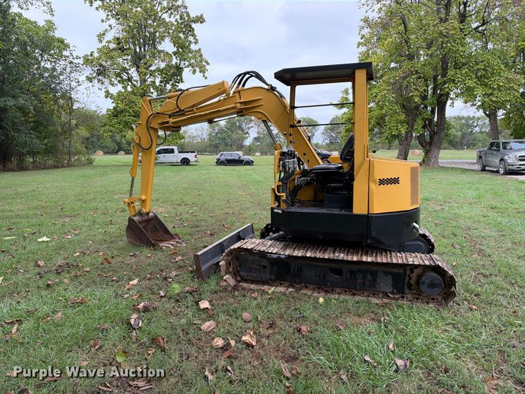 image for item EX2323 Komatsu PC38UU-1 mini excavator