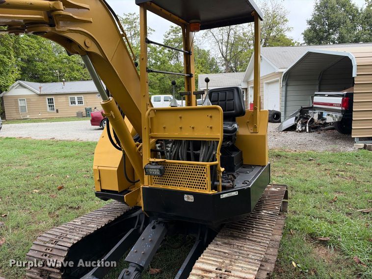 image for item EX2323 Komatsu PC38UU-1 mini excavator