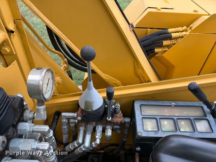 image for item EX2323 Komatsu PC38UU-1 mini excavator