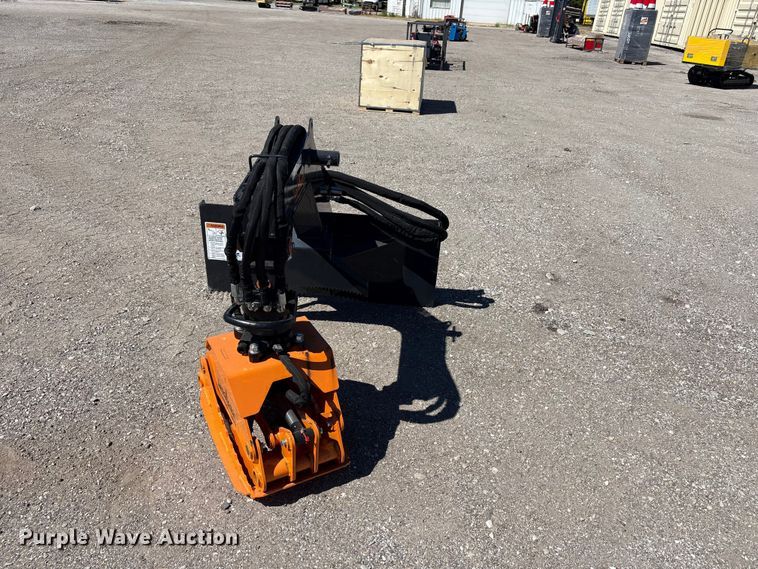 image for item EX4214 LandHonor RLG-13-44D skid steer log grapple