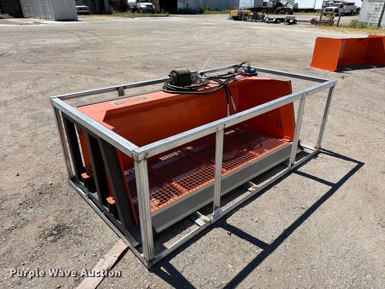 image for item EX4221 Pabreak skid steer vibrating screen bucket