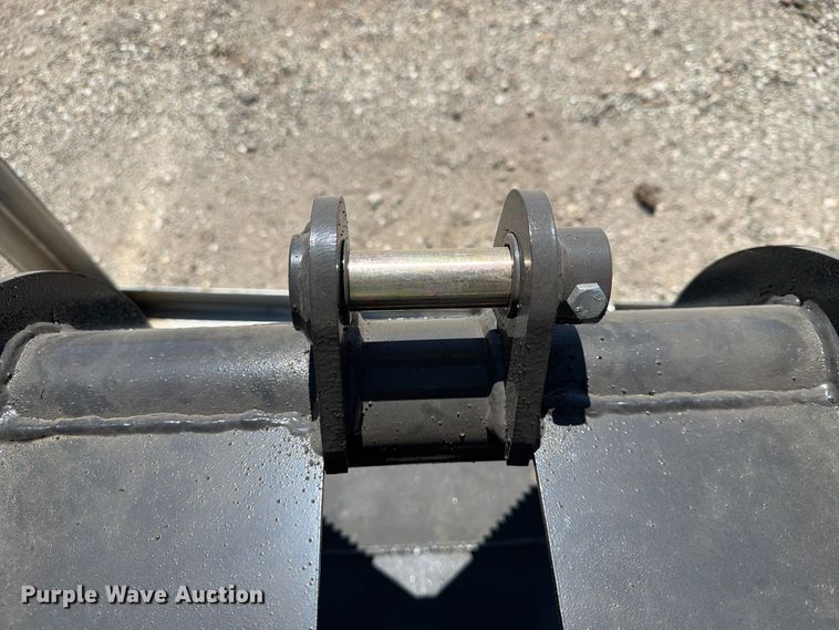 image for item EX4222 2026 LandHonor SGB-11-72W skid steer grapple bucket