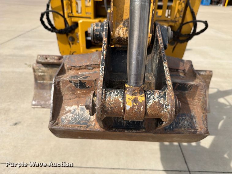 image for item EX4605 2001 Vermeer RXT450 trencher