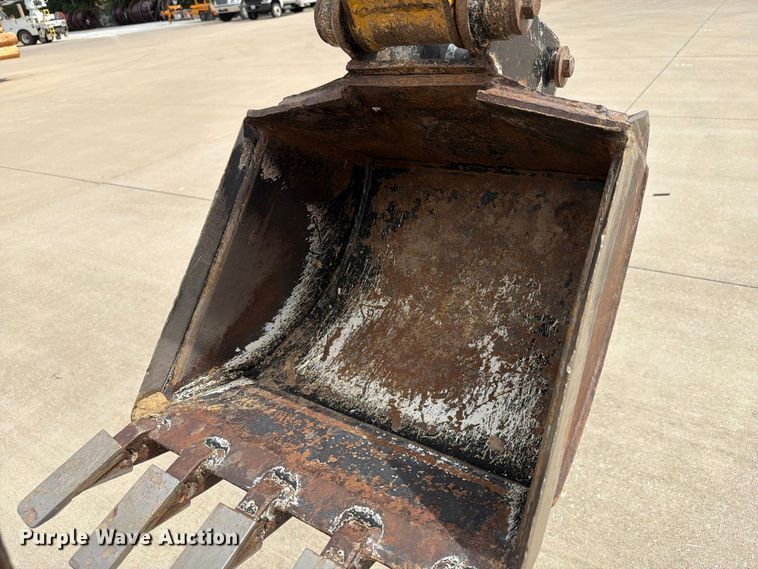 image for item EX4605 2001 Vermeer RXT450 trencher