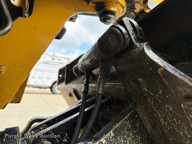 image for item EX4605 2001 Vermeer RXT450 trencher