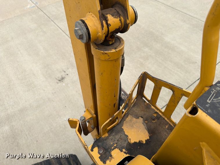 image for item EX4605 2001 Vermeer RXT450 trencher