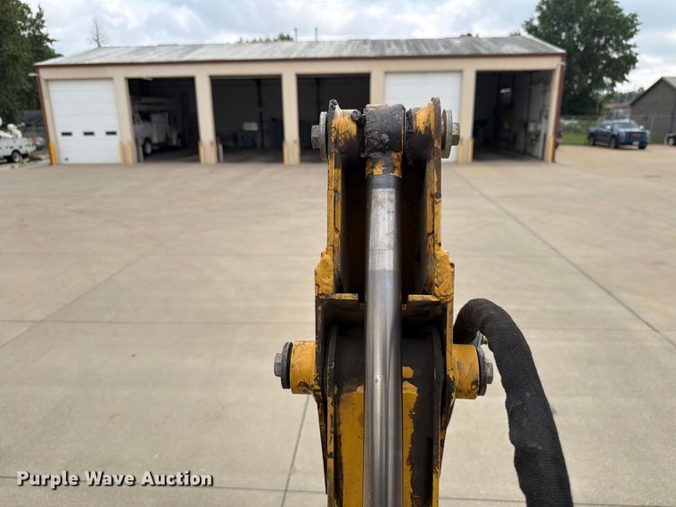 image for item EX4605 2001 Vermeer RXT450 trencher