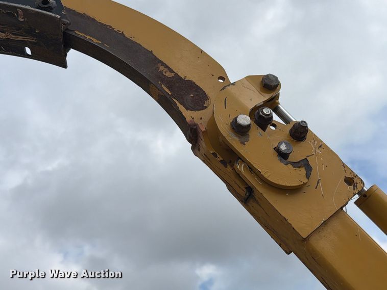 image for item EX4605 2001 Vermeer RXT450 trencher