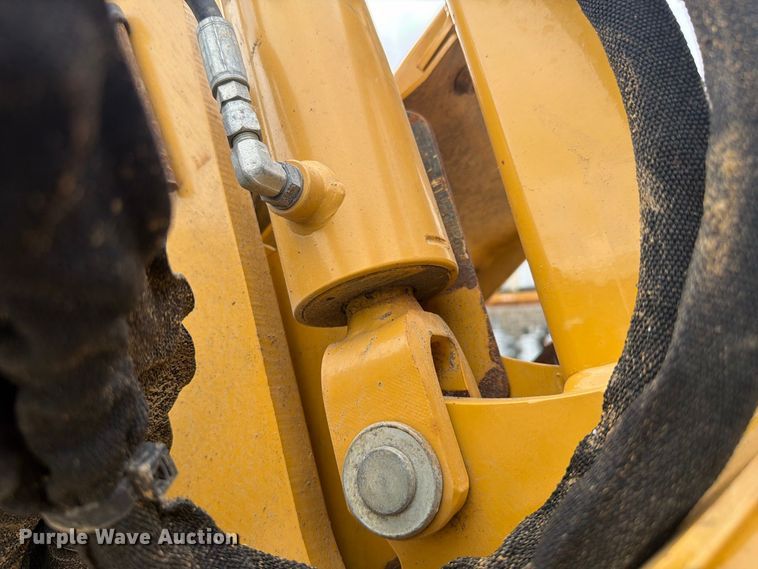 image for item EX4605 2001 Vermeer RXT450 trencher