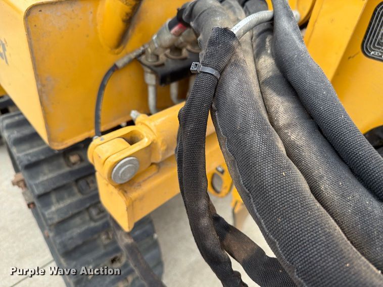 image for item EX4605 2001 Vermeer RXT450 trencher