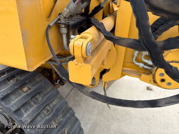 image for item EX4605 2001 Vermeer RXT450 trencher