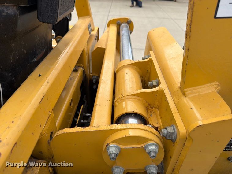 image for item EX4605 2001 Vermeer RXT450 trencher