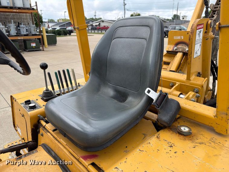 image for item EX4605 2001 Vermeer RXT450 trencher