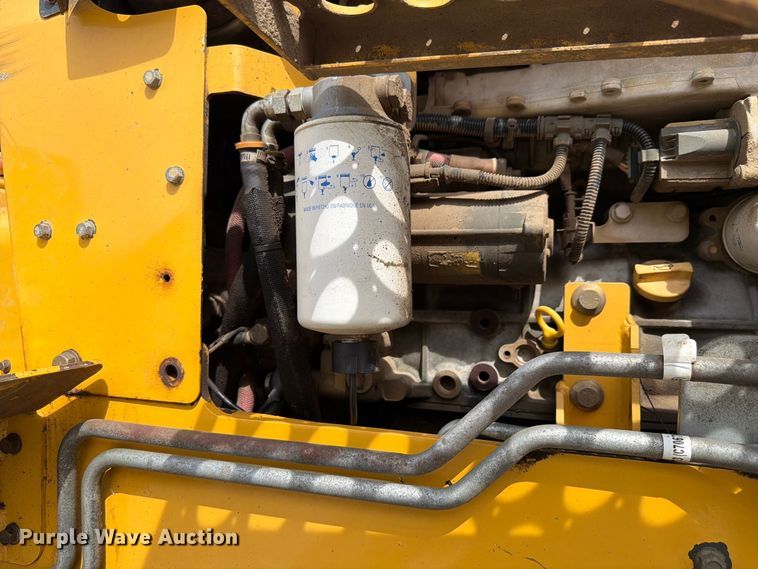 image for item EX4605 2001 Vermeer RXT450 trencher