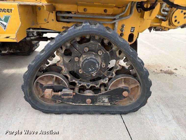 image for item EX4605 2001 Vermeer RXT450 trencher