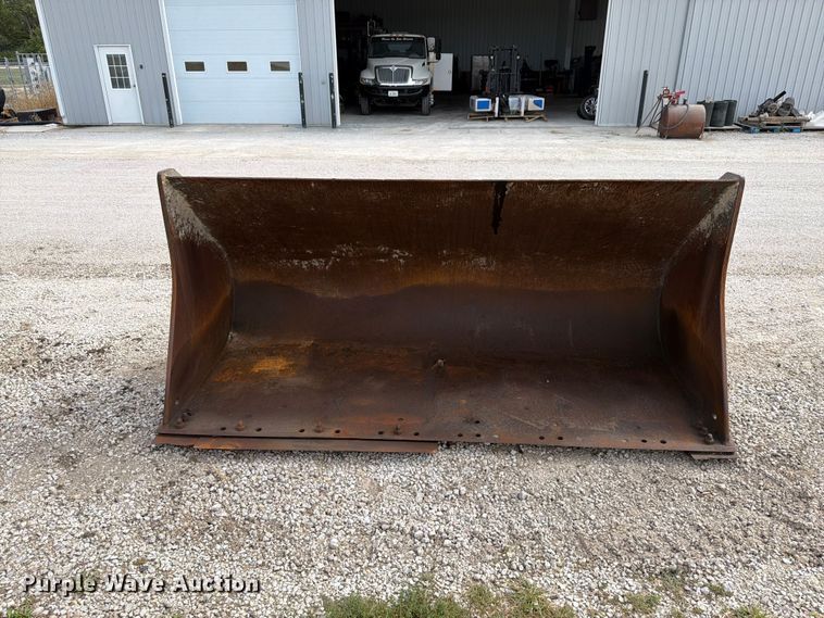 image for item EX4622 Doosan GP BKT 4YD OC BOCE wheel loader bucket