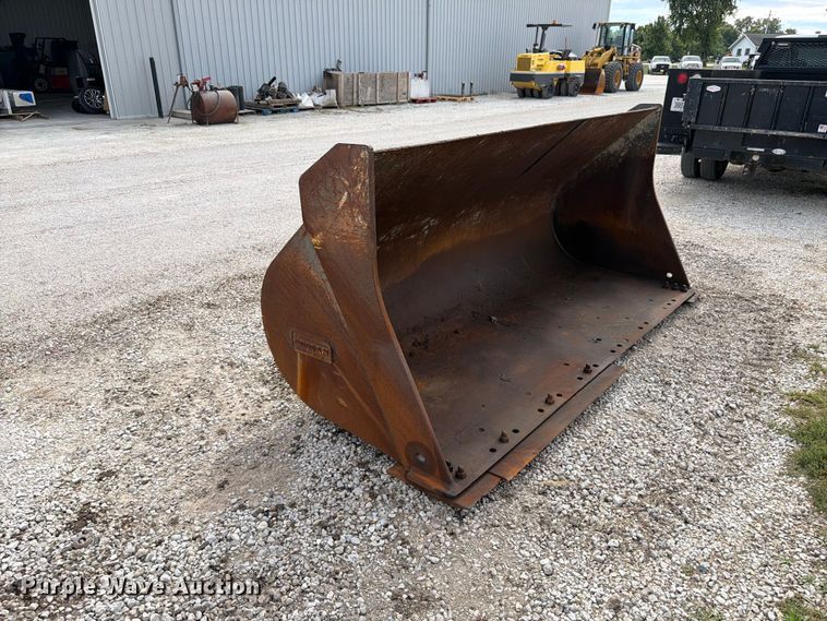 image for item EX4622 Doosan GP BKT 4YD OC BOCE wheel loader bucket