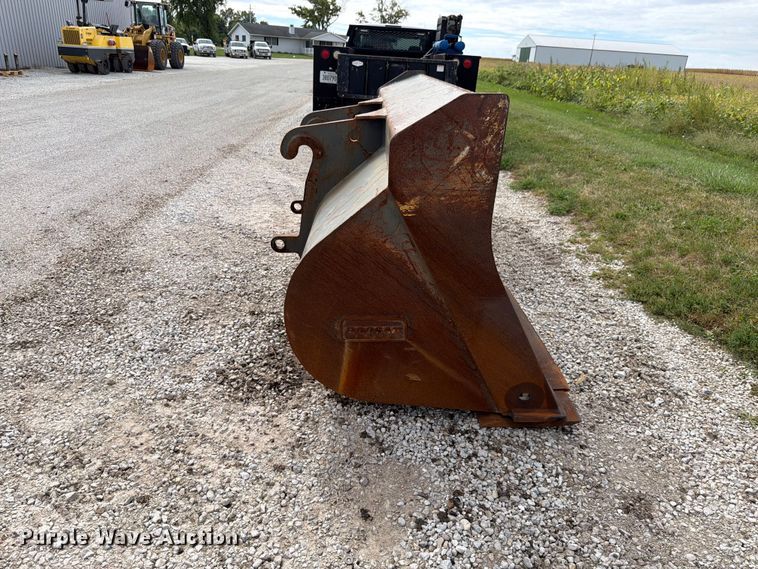image for item EX4622 Doosan GP BKT 4YD OC BOCE wheel loader bucket