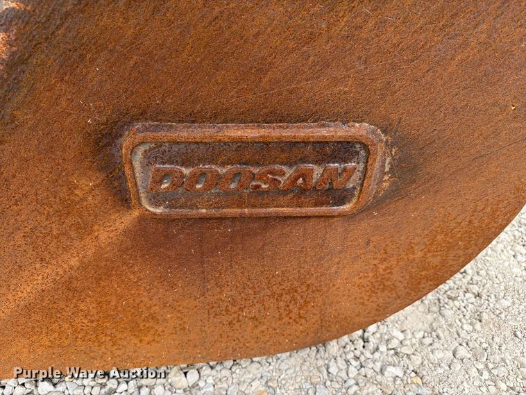 image for item EX4622 Doosan GP BKT 4YD OC BOCE wheel loader bucket