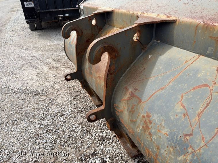 image for item EX4622 Doosan GP BKT 4YD OC BOCE wheel loader bucket