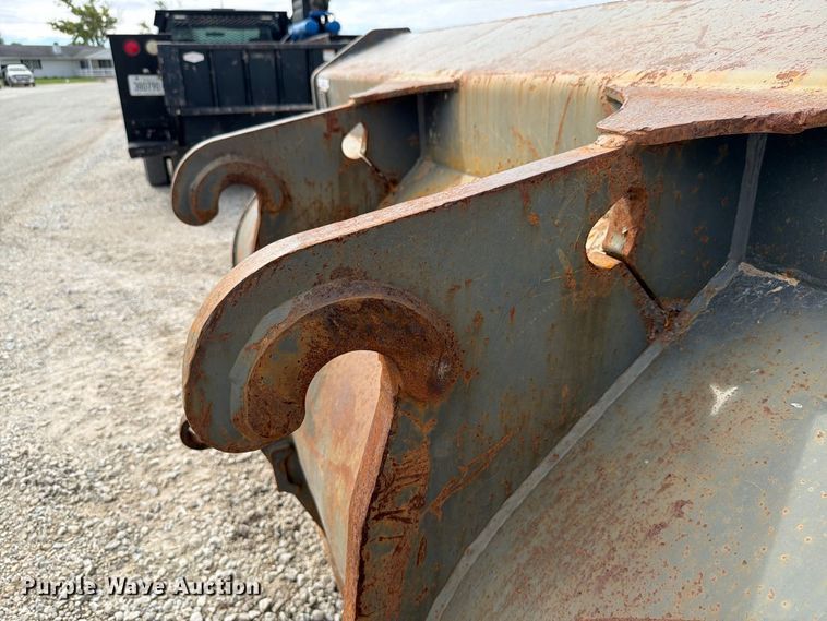 image for item EX4622 Doosan GP BKT 4YD OC BOCE wheel loader bucket